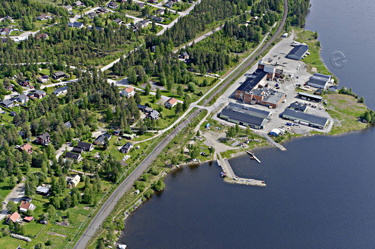 Flygfoto över Pilgrimstad anläggningar, drönarbilder, drönarfoto, fabriksområde, flygbild, flygbilder, Flygfoto, flygfoton, Jämtland, Pilgrimstad, samhällen, sommar