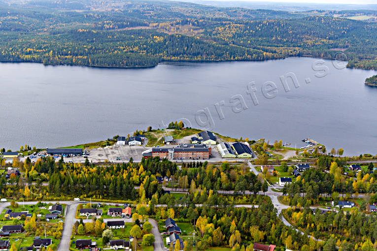 Flygfoto över Pilgrimstad drönarbilder, drönarfoto, flygbild, flygbilder, Flygfoto, flygfoton, höst, Jämtland, Pilgrimstad, Revsundssjön, samhällen