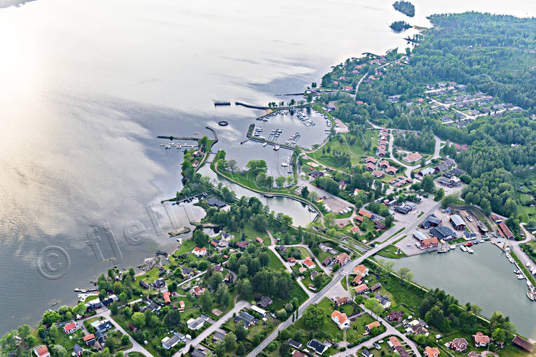 Flygfoto över Sjötorp anläggningar, drönarbilder, drönarfoto, flygbild, flygbilder, Flygfoto, flygfoton, Göta kanal, kanal, kommunikationer, samhällen, Sevärdheter, sjöfart, Sjötorp, sommar, Västergötland