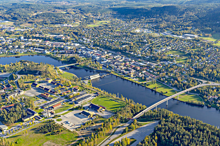 Flygfoto över Sollefteå drönarbilder, drönarfoto, flygbild, flygbilder, Flygfoto, flygfoton, garnisonsstad, höst, samhällen, Solatunum, Sollefteå, Ångermanland, Ångermanälven