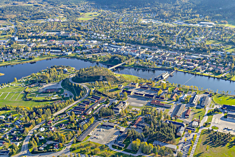 Flygfoto över Sollefteå drönarbilder, drönarfoto, flygbild, flygbilder, Flygfoto, flygfoton, garnisonsstad, höst, Risön, samhällen, Solatunum, Sollefteå, Ångermanland, Ångermanälven