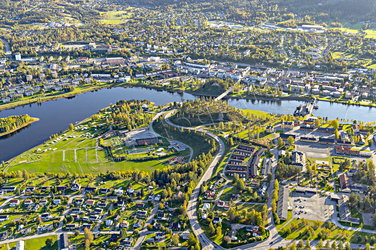 Flygfoto över Sollefteå drönarbilder, drönarfoto, flygbild, flygbilder, Flygfoto, flygfoton, garnisonsstad, höst, Risön, samhällen, Solatunum, Sollefteå, Ångermanland, Ångermanälven