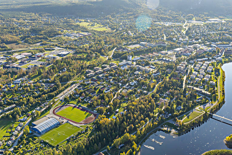 Flygfoto över Sollefteå drönarbilder, drönarfoto, flygbild, flygbilder, Flygfoto, flygfoton, garnisonsstad, höst, samhällen, Solatunum, Sollefteå, Ångermanland, Ångermanälven