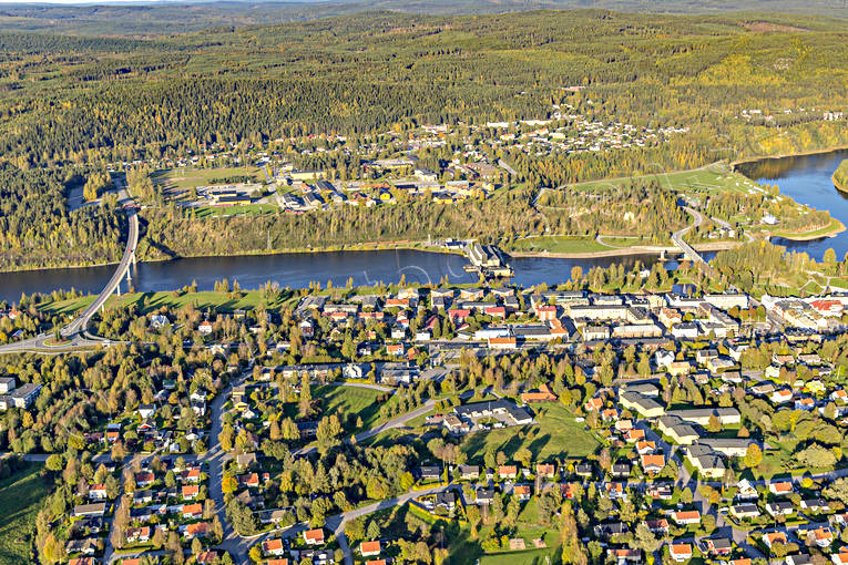 Flygfoto över Sollefteå drönarbilder, drönarfoto, flygbild, flygbilder, Flygfoto, flygfoton, garnisonsstad, höst, samhällen, Solatunum, Sollefteå, Ångermanland, Ångermanälven