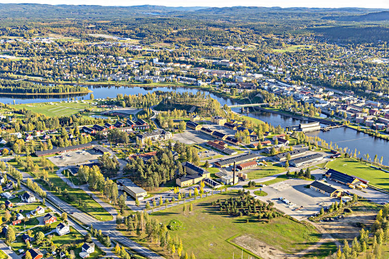 Flygfoto över Sollefteå drönarbilder, drönarfoto, flygbild, flygbilder, Flygfoto, flygfoton, garnisonsstad, höst, kraftverk, samhällen, Solatunum, Sollefteå, Ångermanland, Ångermanälven