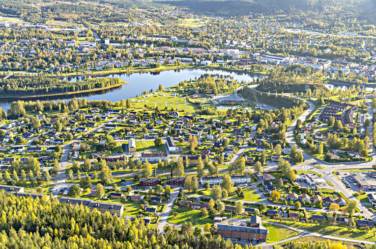 Flygfoto över Sollefteå drönarbilder, drönarfoto, flygbild, flygbilder, Flygfoto, flygfoton, garnisonsstad, höst, samhällen, Solatunum, Sollefteå, Ångermanland, Ångermanälven