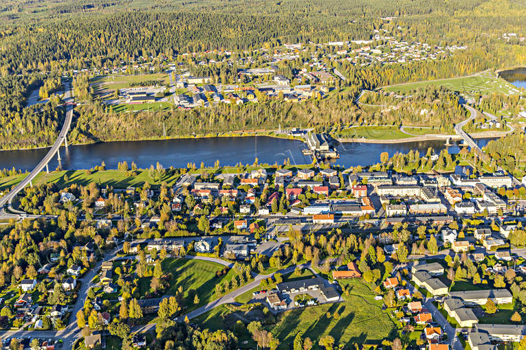 Flygfoto över Sollefteå drönarbilder, drönarfoto, flygbild, flygbilder, Flygfoto, flygfoton, garnisonsstad, höst, samhällen, Solatunum, Sollefteå, Ångermanland, Ångermanälven