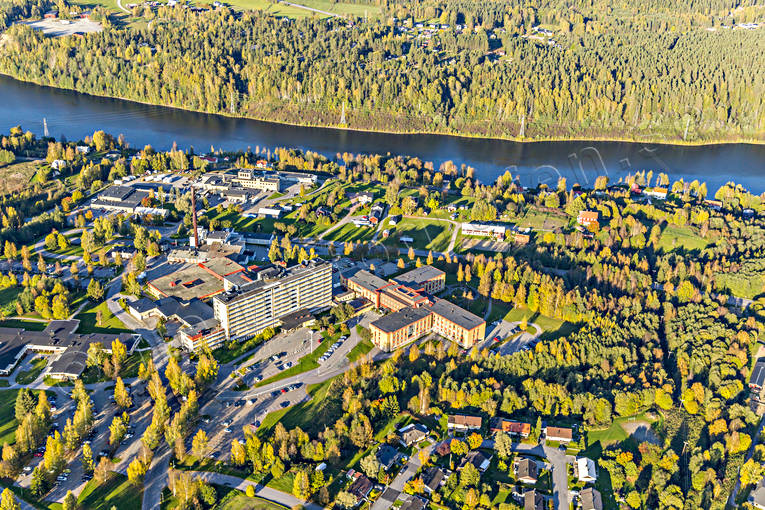Flygfoto över Sollefteå drönarbilder, drönarfoto, flygbild, flygbilder, Flygfoto, flygfoton, garnisonsstad, höst, samhällen, Solatunum, Sollefteå, Ångermanland, Ångermanälven