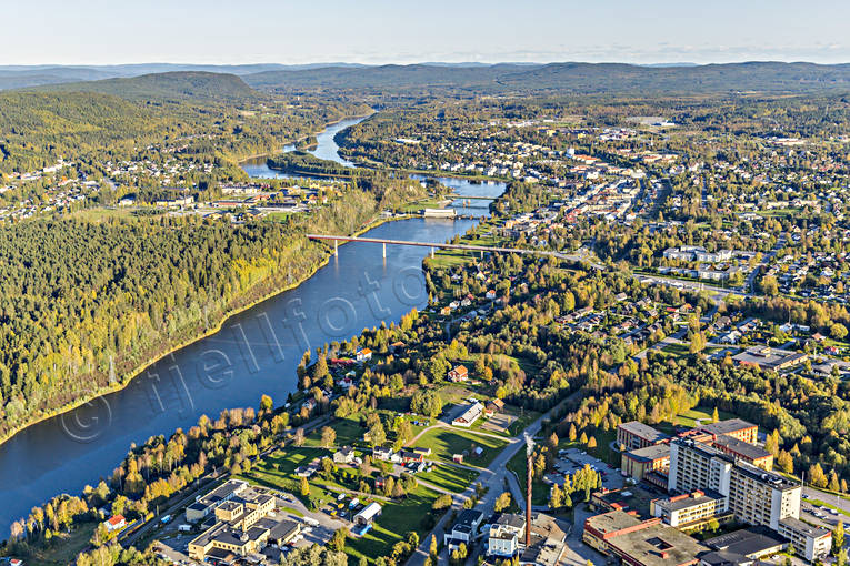 Flygfoto över Sollefteå drönarbilder, drönarfoto, flygbild, flygbilder, Flygfoto, flygfoton, garnisonsstad, höst, samhällen, Solatunum, Sollefteå, Ångermanland, Ångermanälven