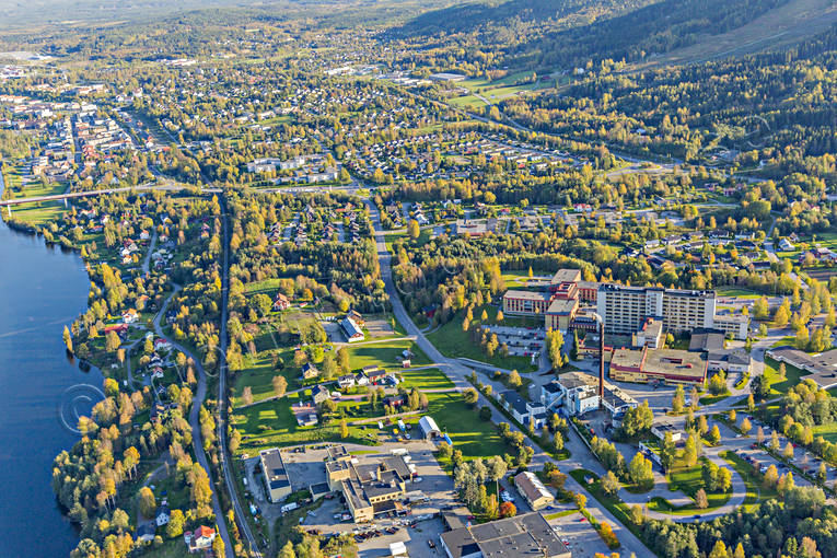 Flygfoto över Sollefteå drönarbilder, drönarfoto, flygbild, flygbilder, Flygfoto, flygfoton, garnisonsstad, höst, samhällen, Solatunum, Sollefteå, Ångermanland, Ångermanälven