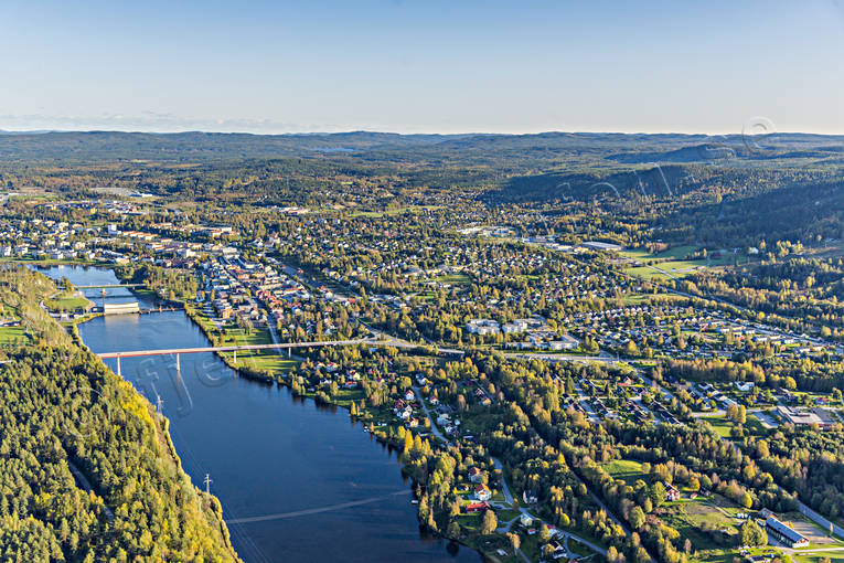 Flygfoto över Sollefteå drönarbilder, drönarfoto, flygbild, flygbilder, Flygfoto, flygfoton, garnisonsstad, höst, samhällen, Solatunum, Sollefteå, Ångermanland, Ångermanälven
