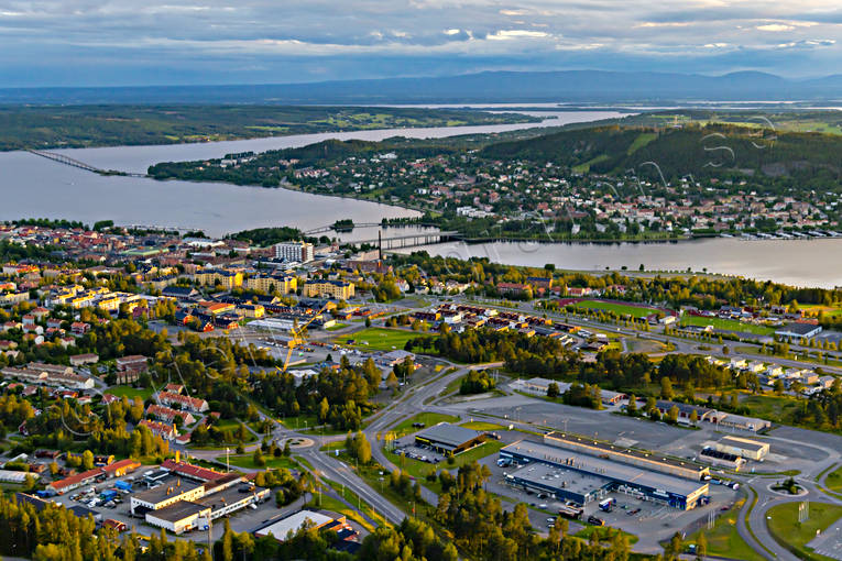 Flygfoto över Stadsdel Norr Bilprovningen, drönarbild, drönarbilder, drönarfoto, flygbild, flygbilder, Flygfoto, flygfoton, Frösön, Jämtland, kväll, sommar, Stadsdel Norr, städer, Östersund