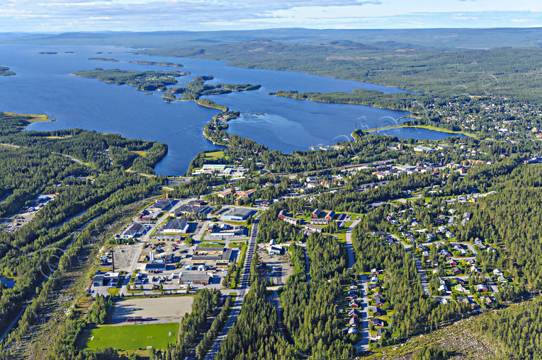 Flygfoto över Storuman drönarbilder, drönarfoto, flygbild, flygbilder, Flygfoto, flygfoton, Kåtahålmen, lappland, Luspholmen, Luspsjön, Luspviken, samhällen, sommar, Storuman