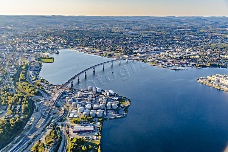 Flygfoto över Sundsvall drönarbilder, drönarfoto, flygbild, flygbilder, Flygfoto, flygfoton, höst, Medelpad, städer, Sundsvall, Sundsvallsbron, Sundsvallsfjärden