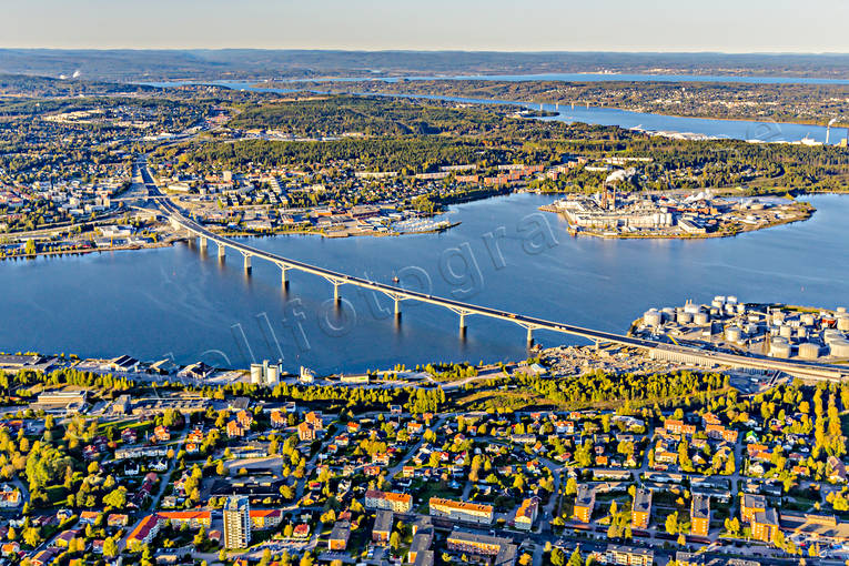 Flygfoto över Sundsvall drönarbilder, drönarfoto, flygbild, flygbilder, Flygfoto, flygfoton, höst, Medelpad, städer, Sundsvall, Sundsvallsbron, Sundsvallsfjärden