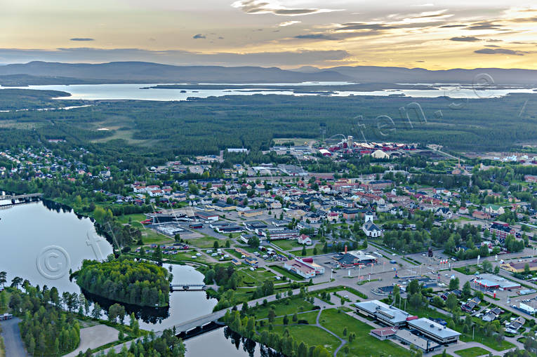 Flygfoto över Sveg drönarbilder, drönarfoto, flygbild, flygbilder, Flygfoto, flygfoton, Härjedalen, Ljusnan, samhällen, sommar, Sveg