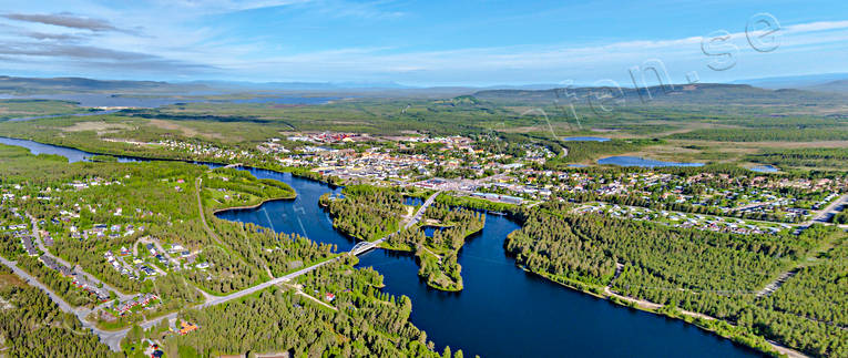 Flygfoto över Sveg drönarbilder, drönarfoto, flygbild, flygbilder, Flygfoto, flygfoton, Härjedalen, Ljusnan, samhällen, sommar, Sveg, älv