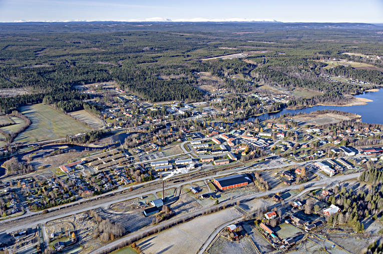Flygfoto över Svenstavik drönarbilder, drönarfoto, flygbild, flygbilder, Flygfoto, flygfoton, höst, Jämtland, samhälle, samhällen, Svenstavik