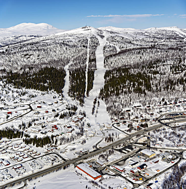 Flygfoto över Tärnaby Dearna, drönarbilder, drönarfoto, flygbild, flygbilder, Flygfoto, flygfoton, lappland, nedfarter, samhällen, skidbackar, skidort, Tärnaby, vinter