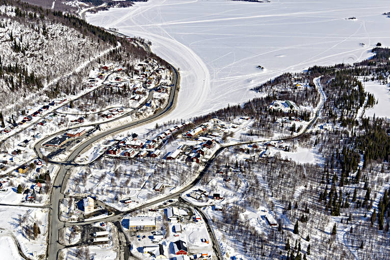 Flygfoto över Tärnaby Dearna, drönarbilder, drönarfoto, flygbild, flygbilder, Flygfoto, flygfoton, Geavhta, lappland, samhällen, Tärnaby, vinter