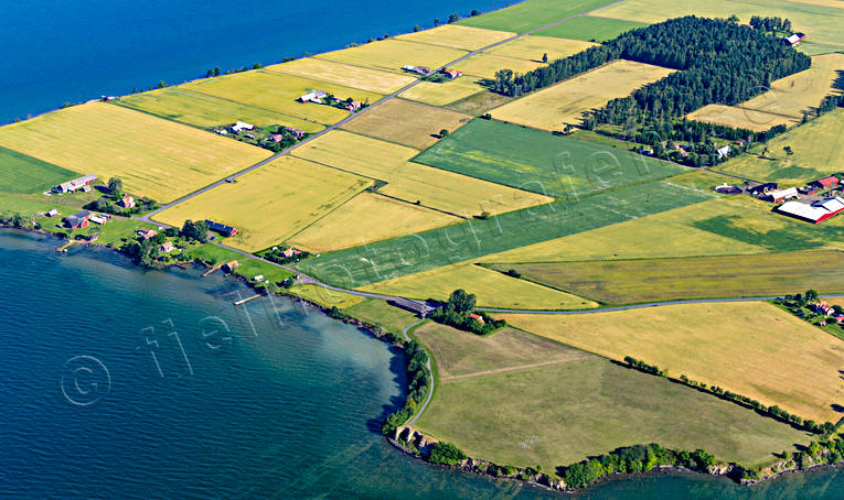 Flygfoto över Visingsö drönarbilder, drönarfoto, flygbild, flygbilder, Flygfoto, flygfoton, Landskap, Näs, Näs slottsruin, Småland, sommar, Visingsö