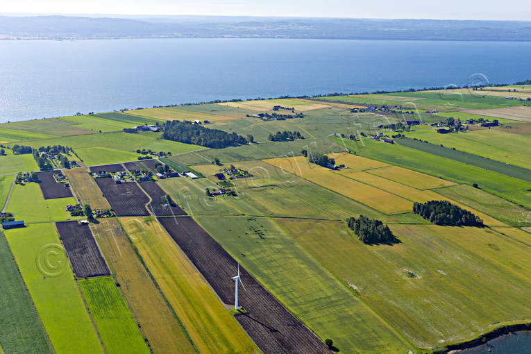 Flygfoto över Visingsö drönarbilder, drönarfoto, flygbild, flygbilder, Flygfoto, flygfoton, Landskap, Småland, sommar, Sörgården, vindsnurra, Visingsö