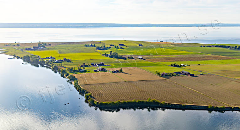 Flygfoto över Visingsö drönarbilder, drönarfoto, Erstad, flygbild, flygbilder, Flygfoto, flygfoton, Jönsagården, Landskap, Småland, sommar, Svensgården, Visingsö