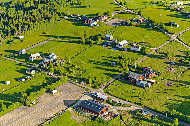Flygfoto över Ytterberg byar, drönarbilder, drönarfoto, flygbild, flygbilder, Flygfoto, flygfoton, Härjedalen, sommar, Ytterberg