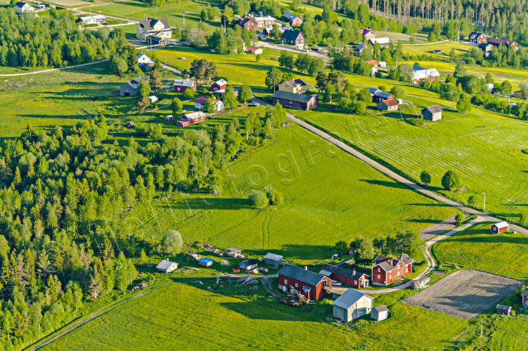 Flygfoto över Ytterberg byar, drönarbilder, drönarfoto, flygbild, flygbilder, Flygfoto, flygfoton, Härjedalen, sommar, Ytterberg