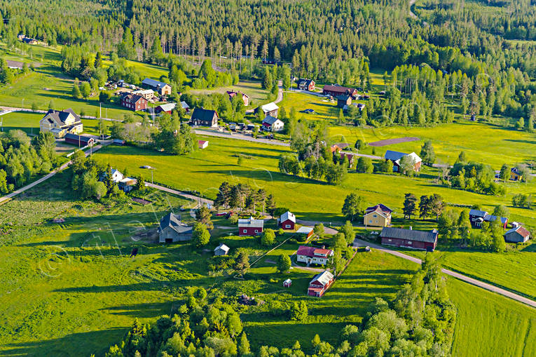 Flygfoto över Ytterberg byar, drönarbilder, drönarfoto, flygbild, flygbilder, Flygfoto, flygfoton, Härjedalen, sommar, Ytterberg