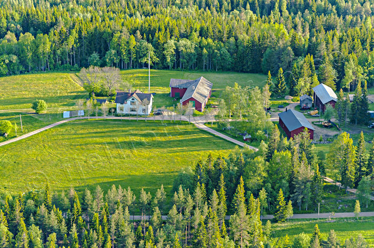 Flygfoto över Ytterberg byar, drönarbilder, drönarfoto, flygbild, flygbilder, Flygfoto, flygfoton, Härjedalen, sommar, Ytterberg