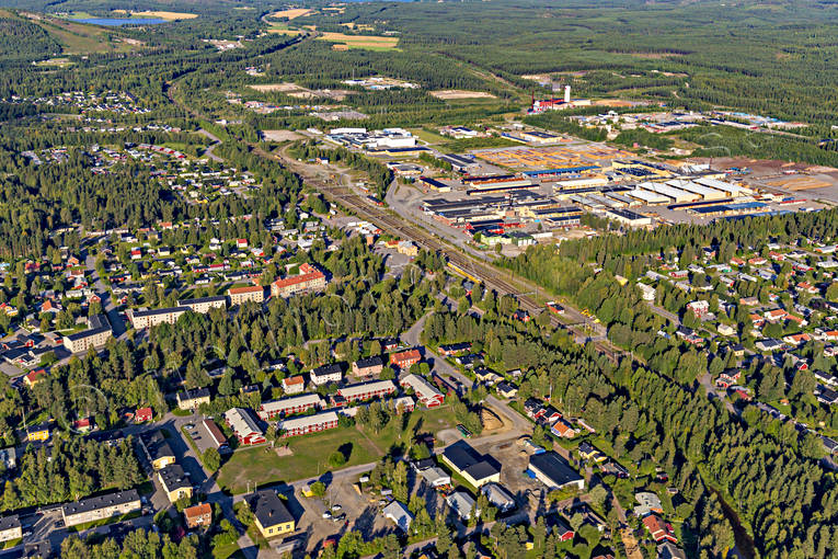 Flygfoto över Älvsbyn banvall, drönarbilder, drönarfoto, flygbild, flygbilder, Flygfoto, flygfoton, järnväg, Norrbotten, samhällen, sommar, Älvsbyn