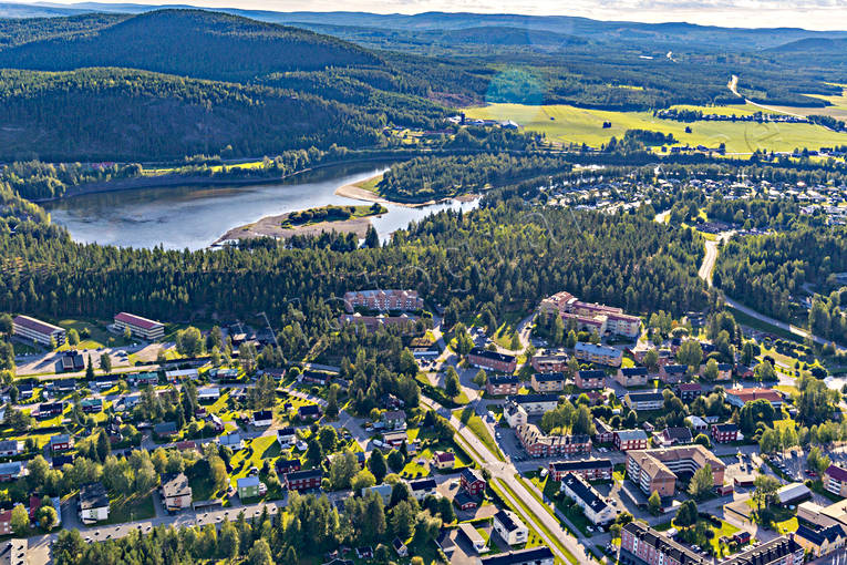 Flygfoto över Älvsbyn drönarbilder, drönarfoto, flygbild, flygbilder, Flygfoto, flygfoton, Norrbotten, Piteälven, samhällen, sommar, Älvsbyn