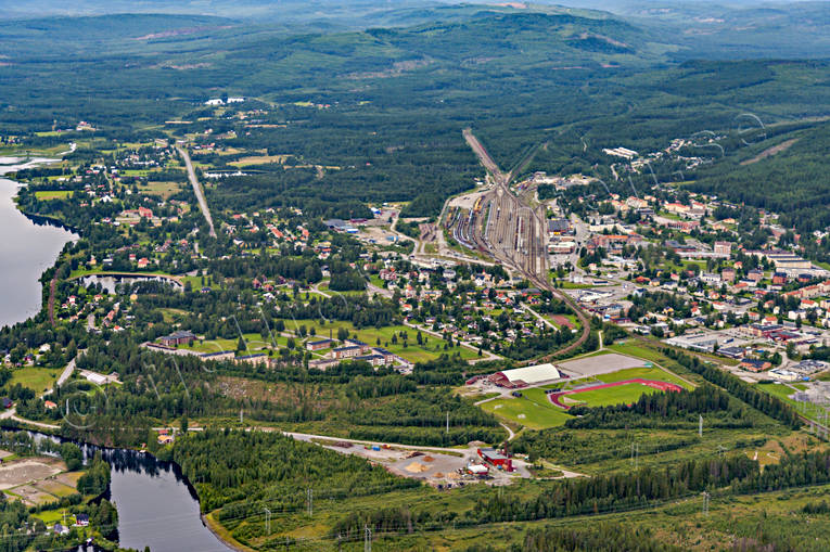 Flygfoto över Ånge banvall, drönarbilder, drönarfoto, flygbild, flygbilder, Flygfoto, flygfoton, järnväg, järnvägsknut, Medelpad, Mittbanan, Norra Stambanan, samhällen, sommar, Ånge