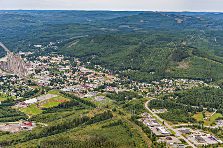 Flygfoto över Ånge banvall, drönarbilder, drönarfoto, flygbild, flygbilder, Flygfoto, flygfoton, järnväg, järnvägsknut, Medelpad, Mittbanan, Norra Stambanan, samhällen, sommar, Ånge
