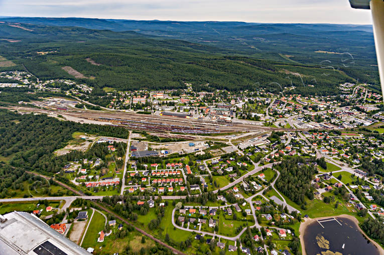 Flygfoto över Ånge banvall, drönarbilder, drönarfoto, flygbild, flygbilder, Flygfoto, flygfoton, järnväg, järnvägsknut, Medelpad, Mittbanan, Norra Stambanan, samhällen, sommar, Ånge