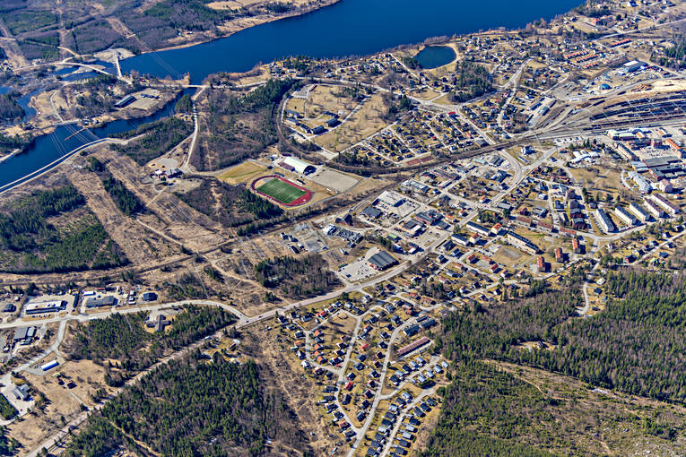 Flygfoto över Ånge banvall, drönarbilder, drönarfoto, flygbild, flygbilder, Flygfoto, flygfoton, järnväg, järnvägsknut, Medelpad, Mittbanan, Norra Stambanan, samhällen, vår, Ånge