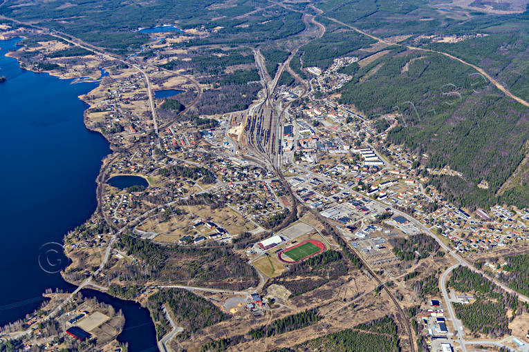 Flygfoto över Ånge banvall, drönarbilder, drönarfoto, flygbild, flygbilder, Flygfoto, flygfoton, järnväg, järnvägsknut, Medelpad, Mittbanan, Norra Stambanan, samhällen, vår, Ånge