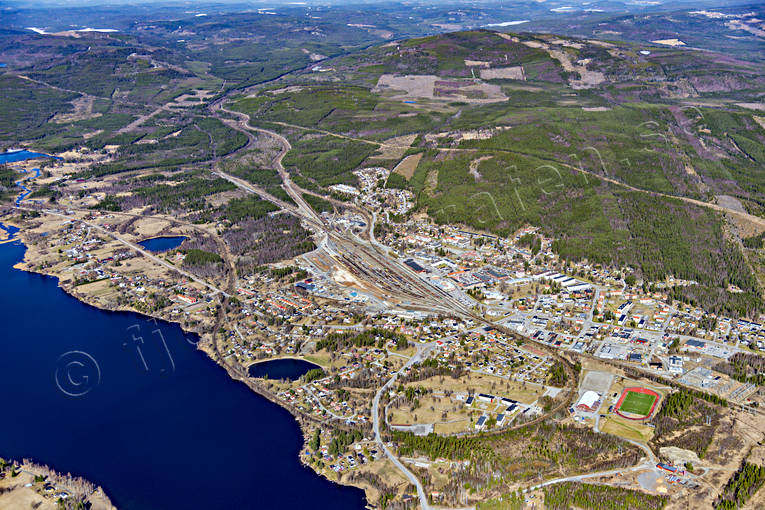 Flygfoto över Ånge banvall, drönarbilder, drönarfoto, flygbild, flygbilder, Flygfoto, flygfoton, järnväg, järnvägsknut, Medelpad, Mittbanan, Norra Stambanan, samhällen, vår, Ånge, Ångebyn