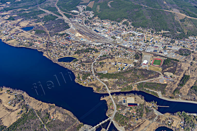 Flygfoto över Ånge banvall, drönarbilder, drönarfoto, flygbild, flygbilder, Flygfoto, flygfoton, järnväg, järnvägsknut, Medelpad, Mittbanan, Norra Stambanan, samhällen, vår, Ånge, Ångebyn, Ångesjön