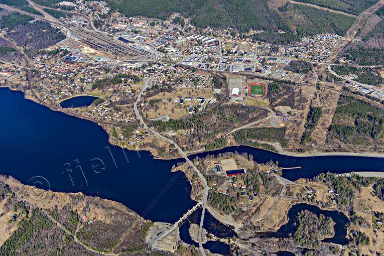 Flygfoto över Ånge banvall, drönarbilder, drönarfoto, flygbild, flygbilder, Flygfoto, flygfoton, järnväg, järnvägsknut, Medelpad, Mittbanan, Norra Stambanan, samhällen, vår, Ånge, Ångesjön