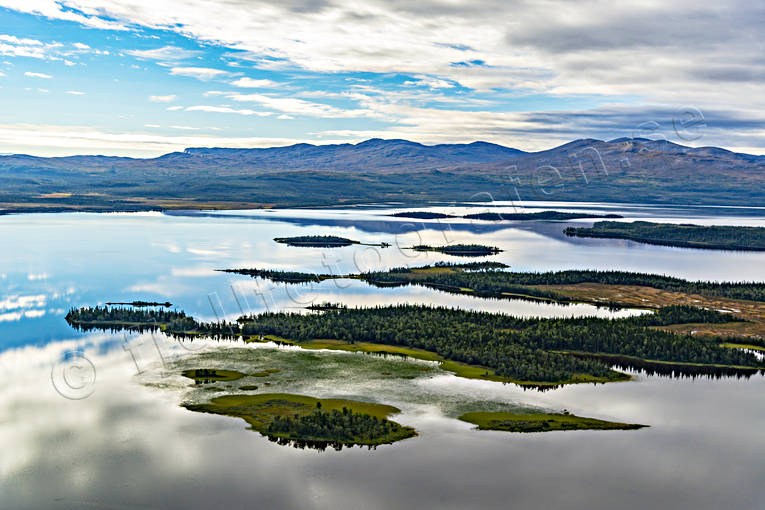 Flygfoto över Ånnsjön Bunnerfjöllen, drönarbild, drönarbilder, drönarfoto, flygbild, flygbilder, Flygfoto, flygfoton, höst, Jämtland, Järpön, Landskap, Lövön, Ånnsjön, Årsön