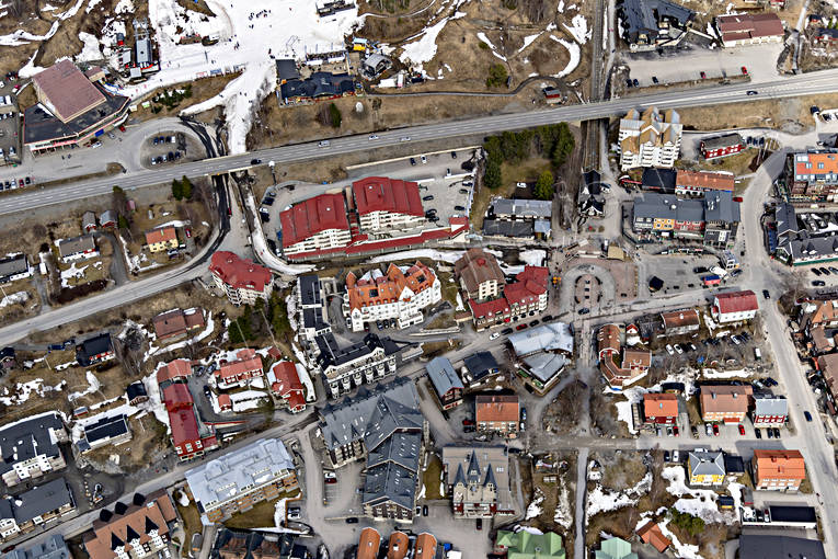 Flygfoto över Åre drönarbild, drönarbilder, drönarfoto, flygbild, flygbilder, Flygfoto, flygfoton, Jämtland, samhällen, vår, Åre