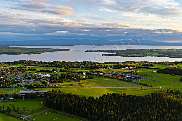 Flygfoto över Åsbygden drönarbild, drönarbilder, drönarfoto, flygbild, flygbilder, Flygfoto, flygfoton, Jämtland, kyrka, kyrkor, Landskap, Oviksfjällen, Rödöbron, samhällen, sommar, Torsta, Täng, Ås, åsbygden, åssjön
