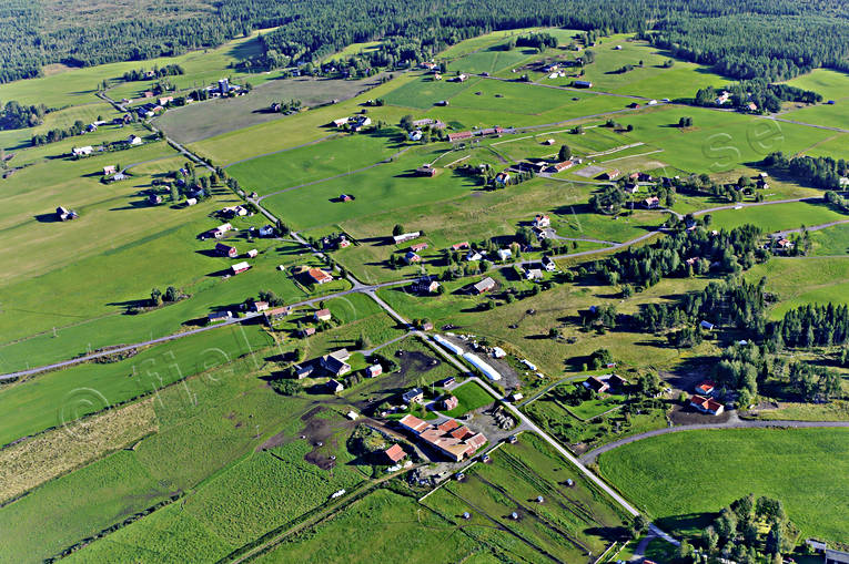 Flygfoto över Österåsen Häggenås drönarbilder, drönarfoto, flygbild, flygbilder, Flygfoto, flygfoton, gårdar, Häggenås, Jämtland, sommar, Österåsen