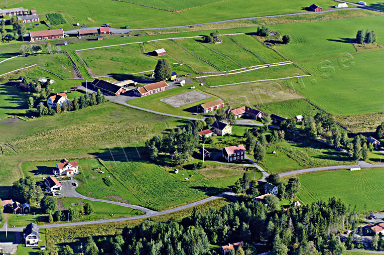 Flygfoto över Österåsen Häggenås drönarbilder, drönarfoto, flygbild, flygbilder, Flygfoto, flygfoton, gårdar, Häggenås, Jämtland, sommar, Österåsen
