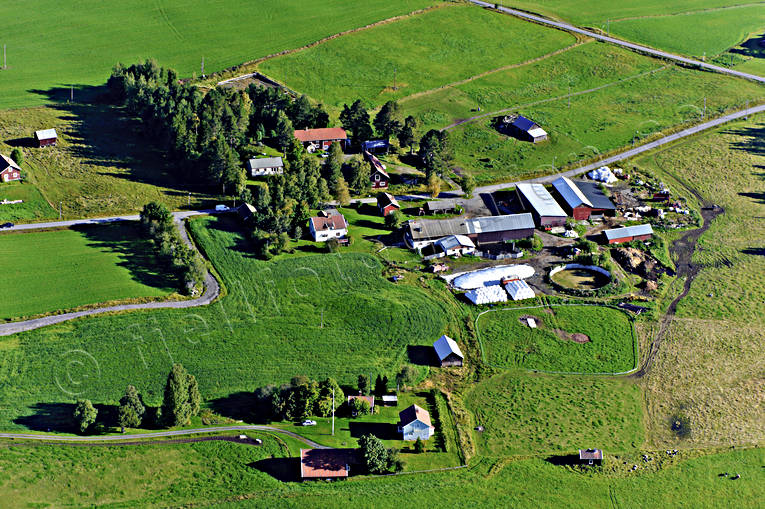 Flygfoto över Österåsen Häggenås drönarbilder, drönarfoto, flygbild, flygbilder, Flygfoto, flygfoton, gårdar, Häggenås, Jämtland, sommar, Österåsen
