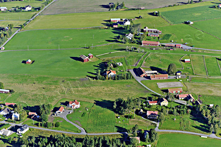 Flygfoto över Österåsen Häggenås drönarbilder, drönarfoto, flygbild, flygbilder, Flygfoto, flygfoton, gårdar, Häggenås, Jämtland, sommar, Österåsen