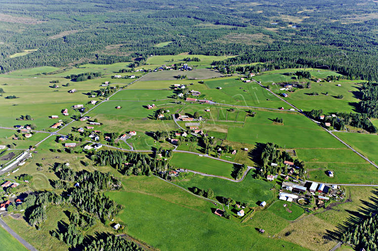 Flygfoto över Österåsen Häggenås drönarbilder, drönarfoto, flygbild, flygbilder, Flygfoto, flygfoton, gårdar, Häggenås, Jämtland, sommar, Österåsen