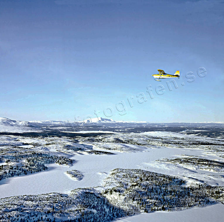 Flygmaskin och Åreskutan drönarbilder, drönarfoto, fjäll, fjällandskap, flygbild, flygbilder, Flygfoto, flygfoton, flygmaskin, Jämtland, Landskap, Roatajaure, Stor-Acksjön, vinter, vinterlandskap, Åreskutan